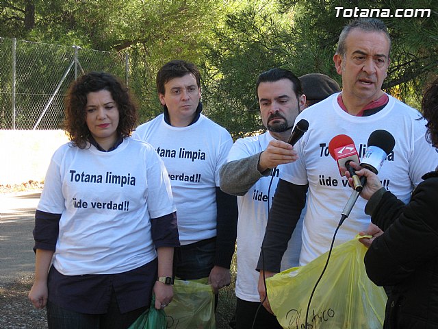 Rueda de prensa PSOE Totana sobre servicio de recogida de basura - 9