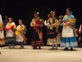 Msica, flores y bailes regionales en el certamen de folclore Villa de Blanca