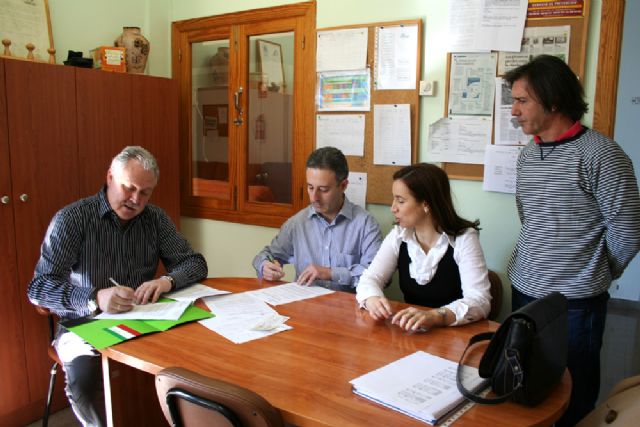 El Ayuntamiento entrega 5.000 euros a Betania - 2, Foto 2