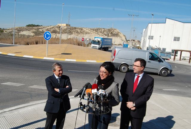 Ballesta inaugura la nueva rotonda de la B-33 a su paso por Lorquí - 1, Foto 1