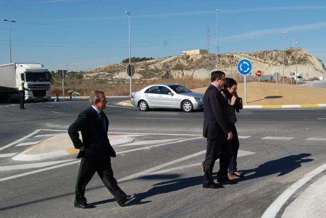 Ballesta inaugura la nueva rotonda de la B-33 a su paso por Lorquí - 2, Foto 2