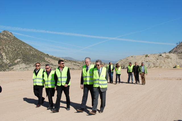 Se ultiman los trabajos de sellado y restauración paisajística del vertedero municipal - 4, Foto 4