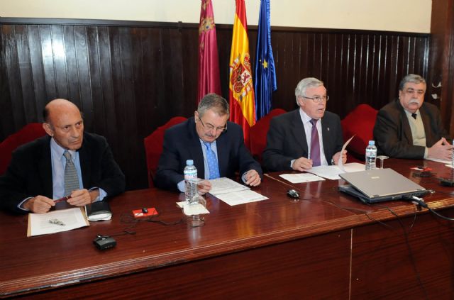 El rector de la Universidad de Murcia abrió las jornadas de historia de la ciencia del instituto Licenciado Cascales - 1, Foto 1