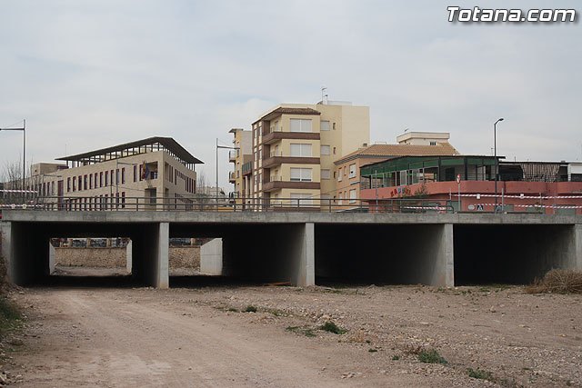 Martínez Usero denuncia que las obras en el puente de la Kabuki llevan año y medio sin terminar, Foto 1