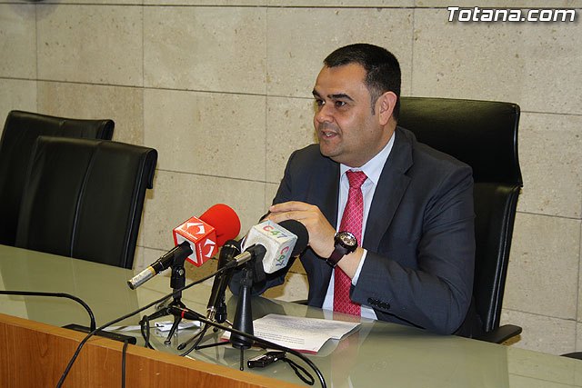 El alcalde aboga por el consenso político y el triplicar esfuerzos para dar respuesta a temas importantes para la sociedad, Foto 1