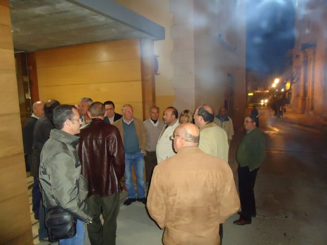 Los representantes de 36 organizaciones y cooperativas agrarias abandonaron anoche la reunion del consejo asesor agrario de Totana, Foto 2