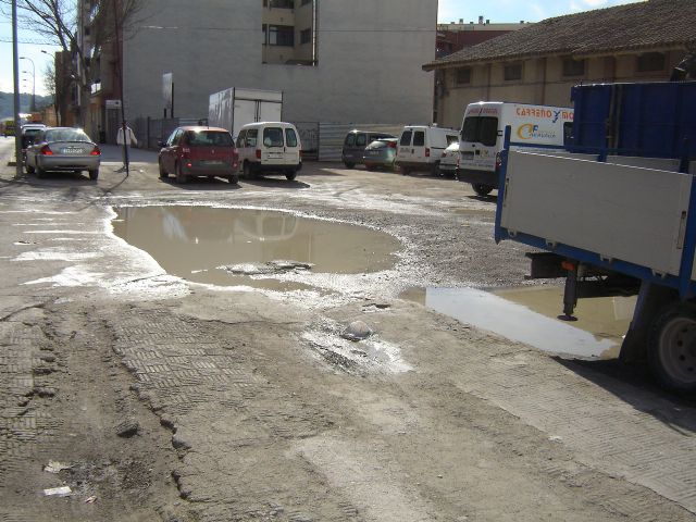 Presentarán una Moción para que se arregle la Plaza Hermanos Pinzón y que se adecenten los accesos inmediatos desde la Carretera de Granada - 3, Foto 3