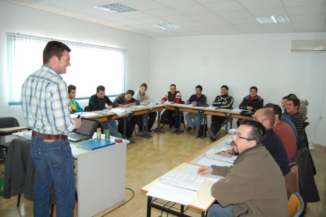 Comienza en Las Torres de Cotillas un nuevo curso de operador de planta de barnizado - 1, Foto 1