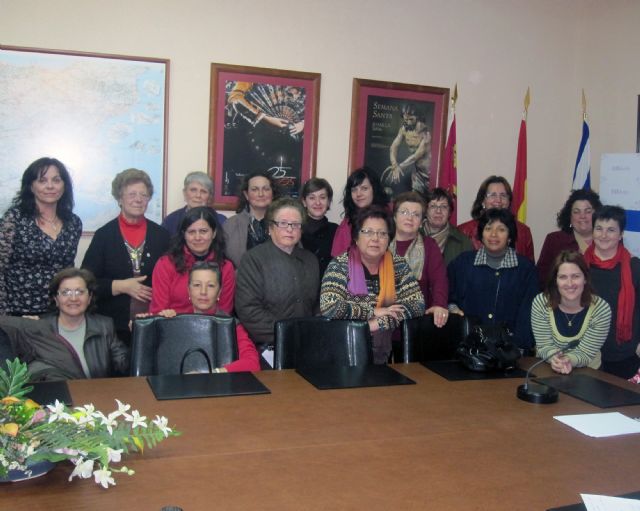 Las asociaciones de mujeres mantienen una reunión para poner en común distintas acciones - 1, Foto 1
