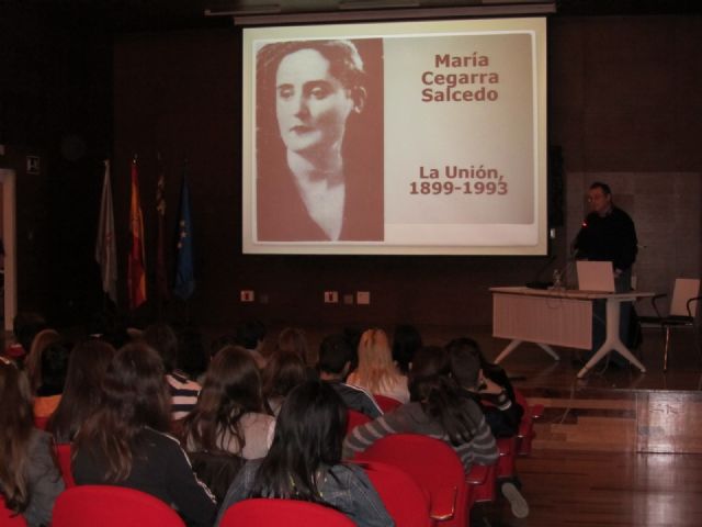 Alumnos de León y Huesca investigan en La Unión a la poetisa local María Cegarra - 1, Foto 1