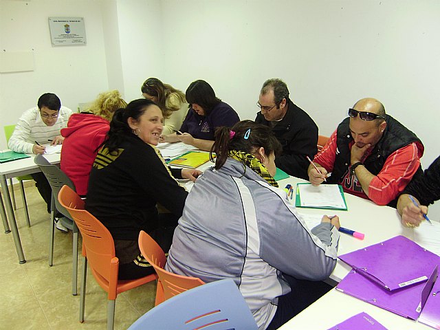 Más de 40 personas inician su formación en el taller de alfabetización del proyecto Gelem-Gelem, Foto 2