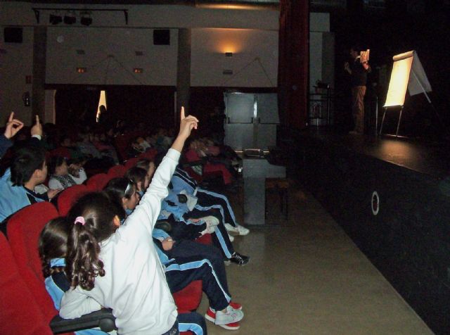 110 alumnos de primaria aprenden ilustración en el encuentro con Federico Delicado - 2, Foto 2