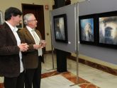 La Universidad de Murcia inauguró la exposición de Pérez Casanova en el Rectorado