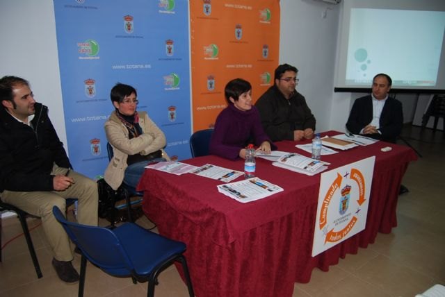 The government team on municipal actions to the residents of the hamlet of Raiguero, Foto 1