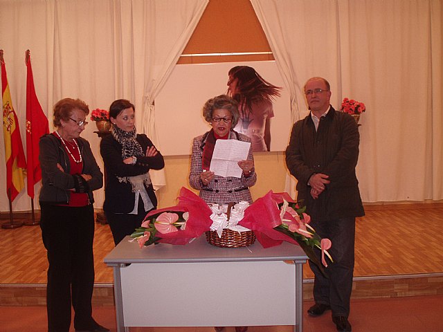 Teresa Moreno inaugura en La Alberca una exposición que reflexiona sobre la desigualdad como origen de la violencia de género - 1, Foto 1