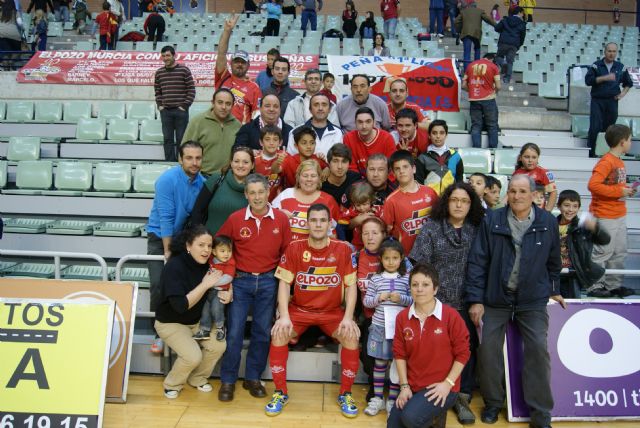 Vinicius recoge el premio 'Mejor Jugador de la temporada 2009/10' otorgado por al Peña 1ª Liga - 1, Foto 1