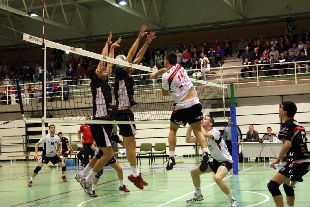 Ortodent Caravaca hace sufrir al Palma Voley con 2 juveniles y 1 cadete en el septeto titular - 1, Foto 1