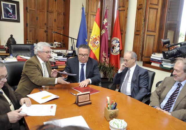 La Universidad de Murcia y la Fundación de Estudios Médicos trabajarán para divulgar la ciencia - 4, Foto 4