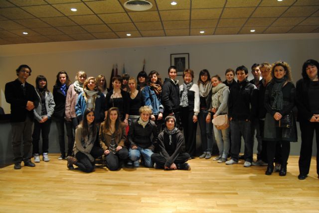 La Alcaldesa recibe a un grupo de estudiantes franceses de intercambio en el municipio - 1, Foto 1