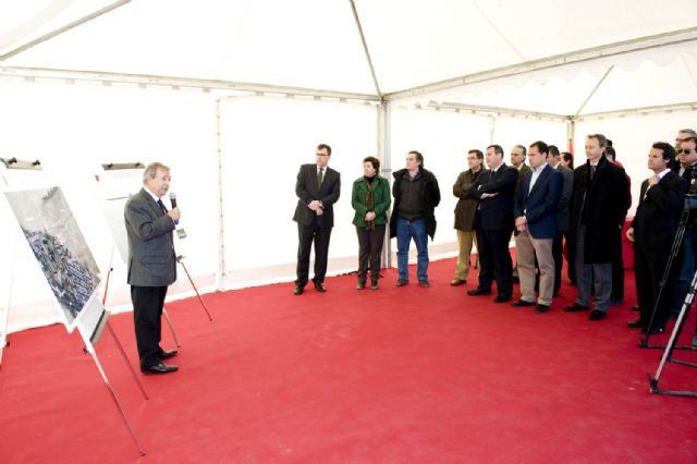 Comienzan las obras de las tres rotondas de la carretera de Torreciega - 3, Foto 3