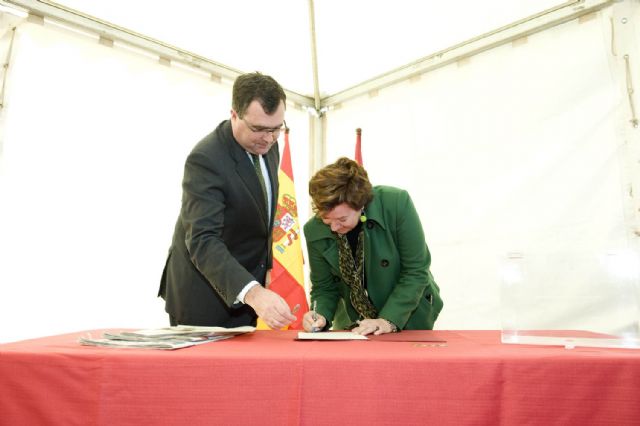 Comienzan las obras de las tres rotondas de la carretera de Torreciega - 4, Foto 4