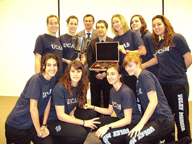 El consejero de Cultura y Turismo recibe al Voley Murcia tras conseguir la Copa Princesa el pasado domingo - 1, Foto 1