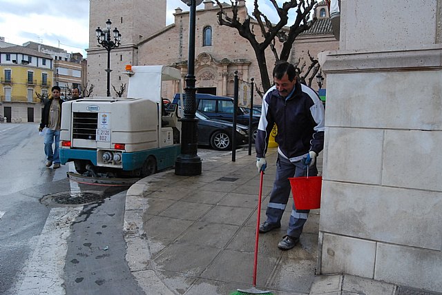 El ayuntamiento inicia un plan de choque de limpieza en todas las calles del municipio, Foto 3