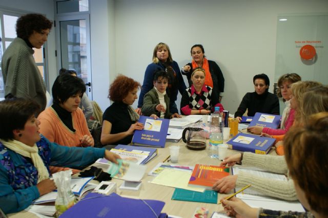 El Ayuntamiento solicita al Gobierno Central la puesta en marcha de nuevos programas para mujeres en riesgo de exclusión social en los municipios - 1, Foto 1
