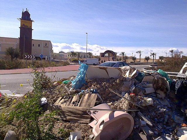 PSOE: Proliferan los vertederos ilegales en el municipio ante la indiferencia manifiesta del gobierno local - 1, Foto 1