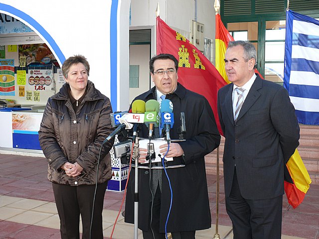 El delegado del Gobierno y el alcalde de Jumilla inauguran la nueva red de saneamiento en el patio central del  mercado de abastos - 2, Foto 2