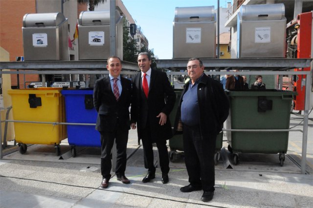 La Comunidad cede dos equipos de contenedores soterrados al Ayuntamiento de Beniel - 1, Foto 1