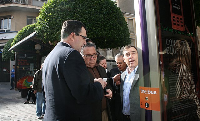 Obras Públicas instala en Molina de Segura paradas ecológicas que permiten conocer la hora de llegada exacta del autobús a través del móvil - 1, Foto 1