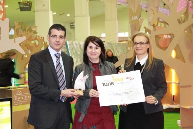 Premio al Mejor Stand del Saln del Tiempo Libre para la Mancomunidad Turstica de Sierra Espuña en Turismur 2011, Foto 1