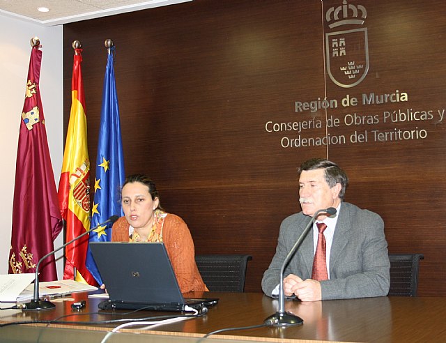 Obras Públicas financia la ampliación y mejora del carril bici de la mota del río Segura a su paso por Blanca - 1, Foto 1