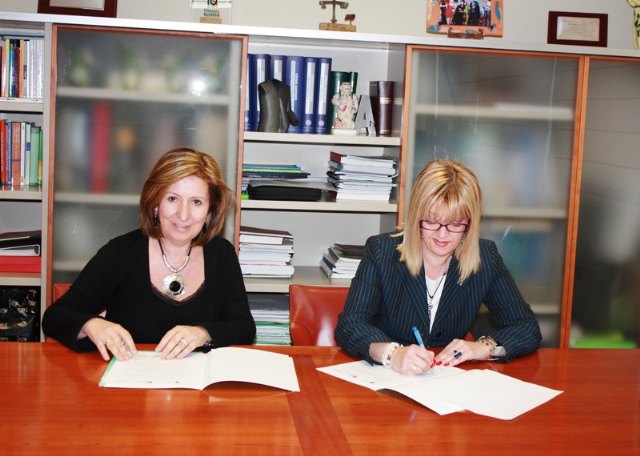 Sanidad firma un convenio con la Asociación Murciana contra la Fibrosis Quística para desarrollar un programa de rehabilitación terapéutica - 2, Foto 2