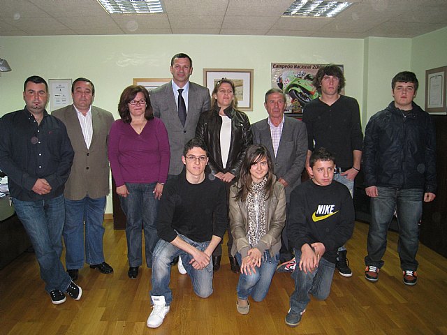 Peñalver recibe a los deportistas murcianos que participaran en la Olimpiada de la Pesca Deportiva - 1, Foto 1