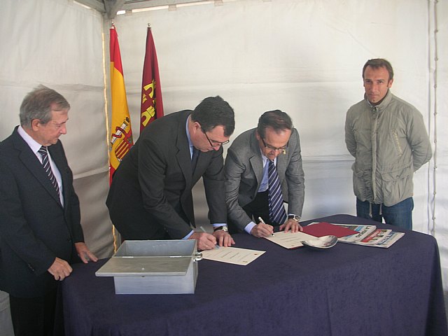 Sánchez y Ballesta ponen la primera piedra de las obras de mejora de la travesía de Santomera - 1, Foto 1