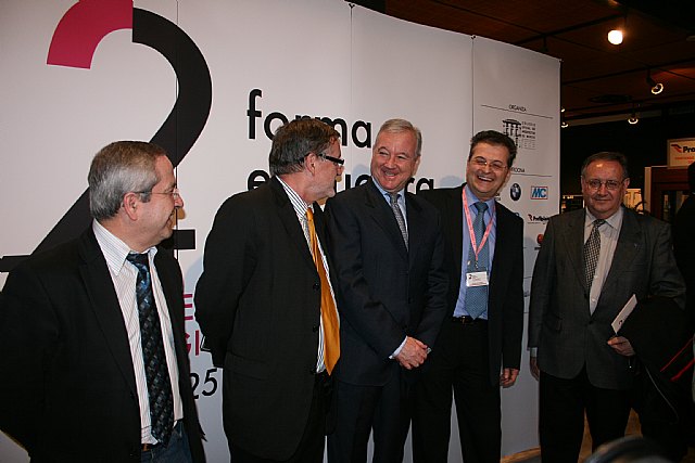 El presidente anima a los arquitectos a trabajar para acercar a los ciudadanos el arte a través de las edificaciones públicas y privadas - 1, Foto 1