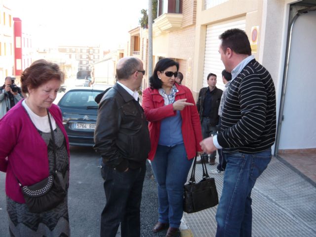 Exigen al Alcalde de Lorca que cumpla su compromiso con los afectados por los desperfectos en la calle Juan Bayonas - 1, Foto 1