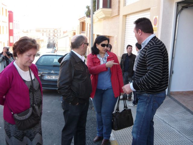 Exigen al Alcalde de Lorca que cumpla su compromiso con los afectados por los desperfectos en la calle Juan Bayonas - 1, Foto 1