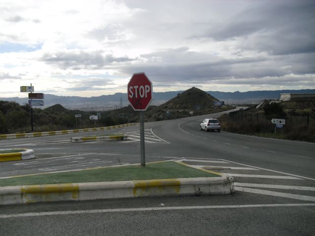 El PSOE exige una rotonda para la carretera de acceso a La Alcayna y Altorreal desde Murcia - 1, Foto 1
