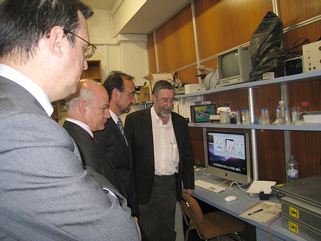 Marín se reúne con dos grupos de excelencia de la Región punteros en neurobiología y en investigación celular y reproducción humana - 2, Foto 2