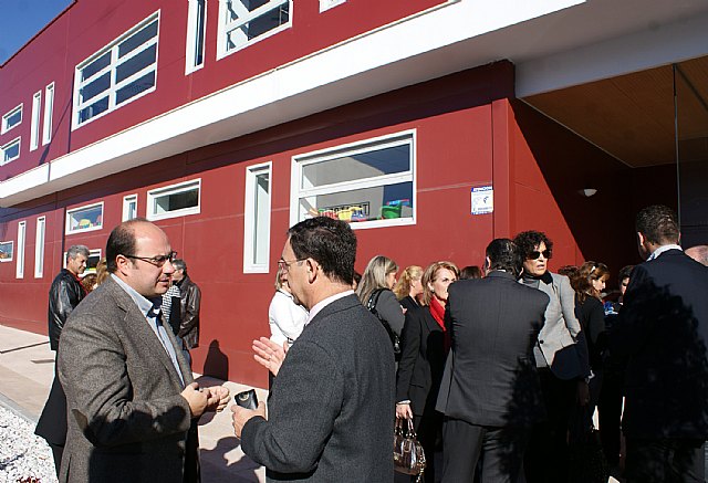 El Alcalde y el consejero de Política Social, Mujer e Inmigración inauguraron el nuevo Centro de la Mujer de Puerto Lumbreras - 1, Foto 1