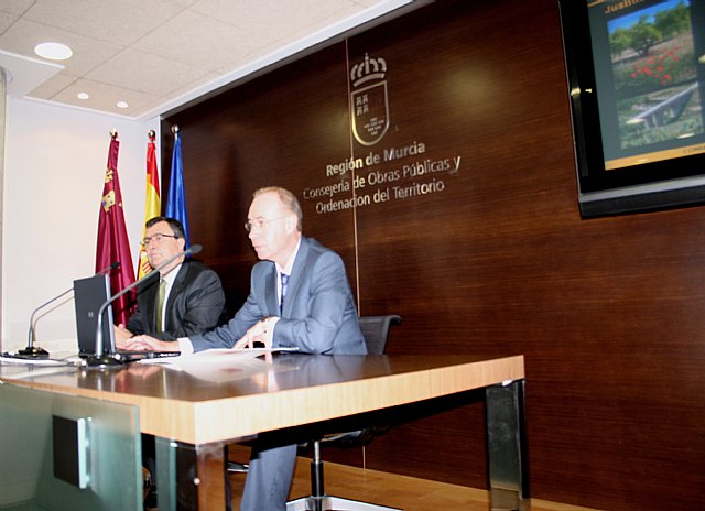 Obras Públicas señaliza los escenarios paisajísticos de la Vía Verde del Noroeste para mejorar la información turística y cultural - 1, Foto 1