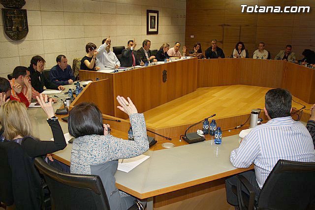IU: El Ayuntamiento de Totana, con los 13 votos del PP, se personará como acusación particular contra Morales en el Caso Tótem - 1, Foto 1