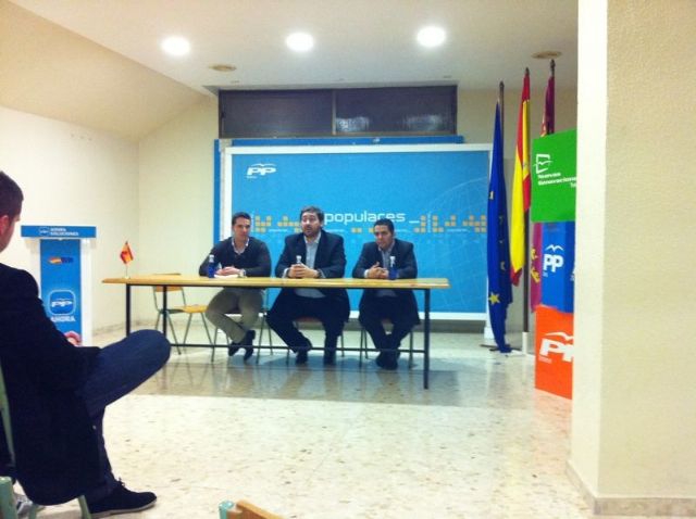 El presidente regional de NNGG mantiene una reunión de trabajo con los integrantes de Totana - 4, Foto 4