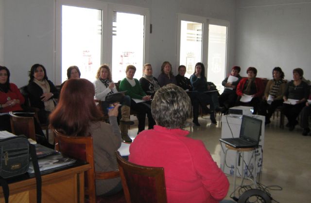 Lorquí acoge una charla sobre la igualdad en el ámbito empresarial - 3, Foto 3