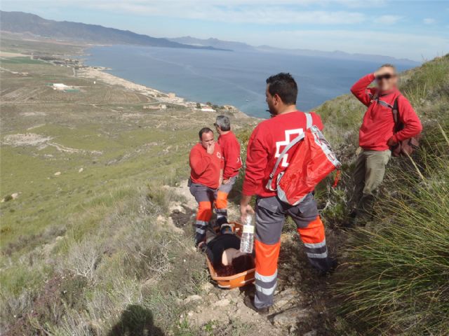 Cruz Roja de Águilas rescata a una senderista accidentada en el Cabezo de Cope - 1, Foto 1