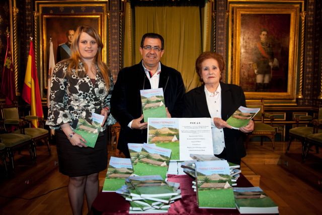 Blaya y Jimnez presentan Poemas y Romances II de Concepcin Izquierdo, Foto 1