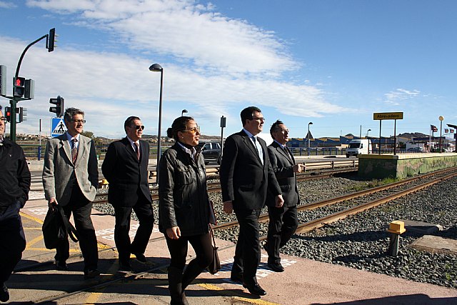 Obras Públicas mejora la seguridad peatonal y viaria en la línea de ferrocarril entre Cartagena y Los Nietos - 2, Foto 2